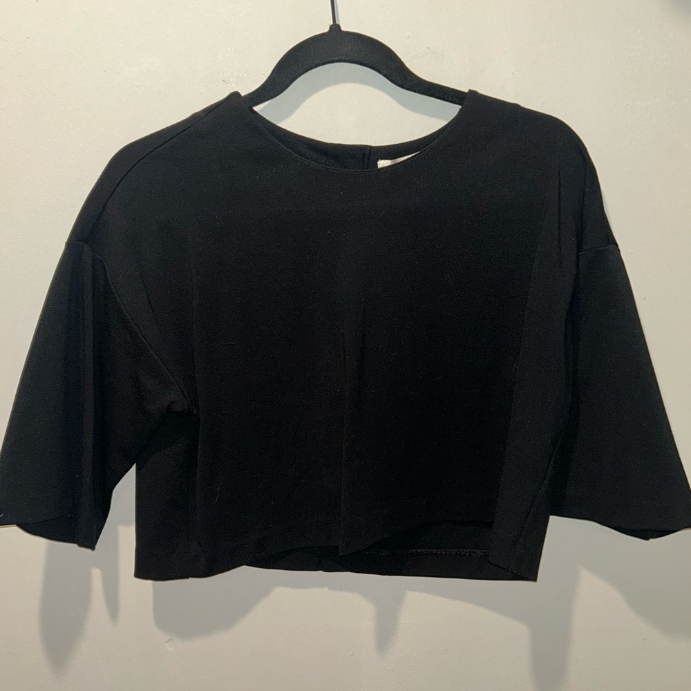 NWT Suoli Black Cropped 3/4 sleeve top